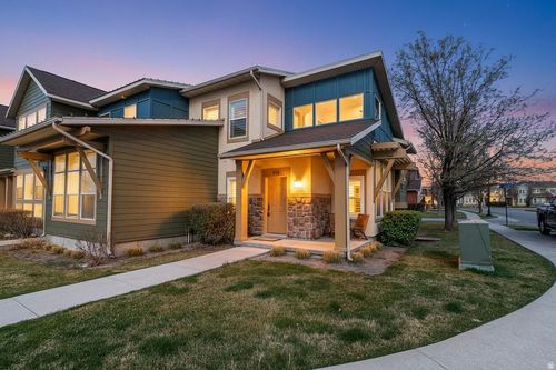 936 W Spring Creek Ln, Farmington, UT, 84025-3864 | Card Image