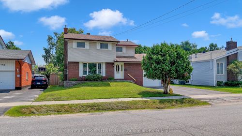 192 Marshall Park Dr, North Bay, ON, P1A3L2 | Card Image