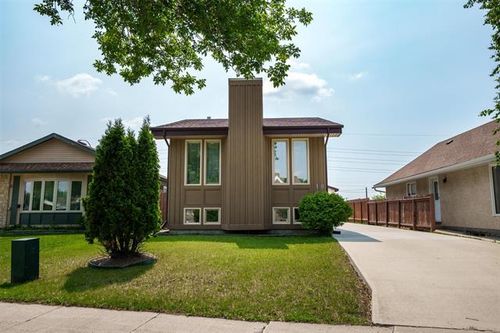 10 Kildonan Meadow Dr, Winnipeg, MB, R3W1A4 | Card Image