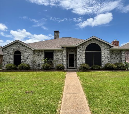 722 Big Thicket Trl, Mesquite, TX, 75149-2570 | Card Image