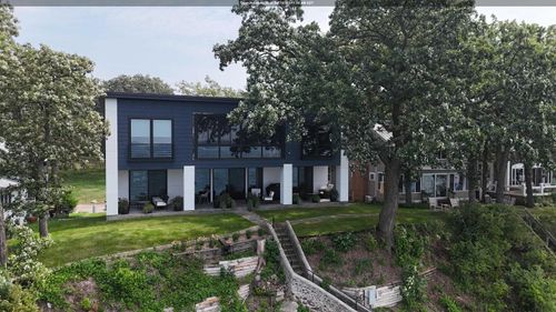 3009 Lakeshore Dr, Okoboji, IA, 51355 | Card Image