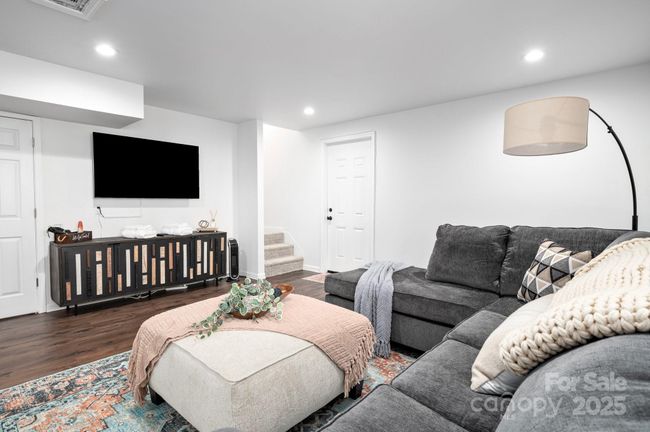 Luxury Vinyl Plank Floors | Image 30