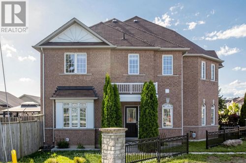 2417 Bur Oak Avenue, Markham (Greensborough), ON, L6E1J6 | Card Image