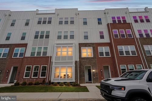 19820 Lavender Dust Sq, ASHBURN, VA, 20147-5758 | Card Image