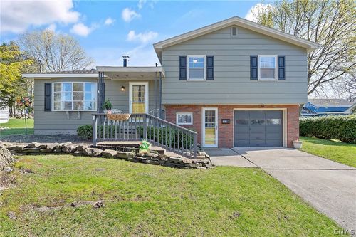 168 Tallman St, Oswego, NY, 13126-2440 | Card Image