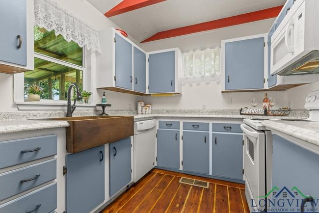 263 Crestwood Loop, House other with 2 bedrooms, 1 bathrooms and null parking in Avinger TX | Image 15