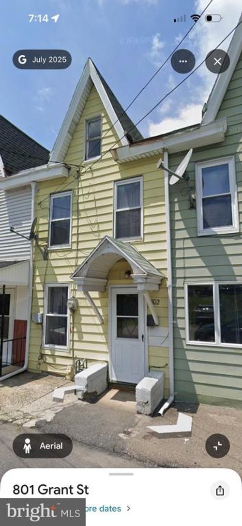 802 Grant St, POTTSVILLE, PA, 17901-2318 | Card Image