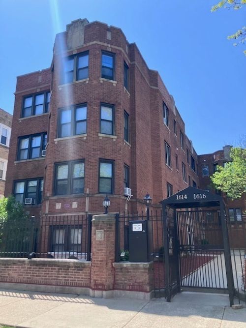 3w-1614 Harding Ave, Chicago, IL, 60647-4627 | Card Image