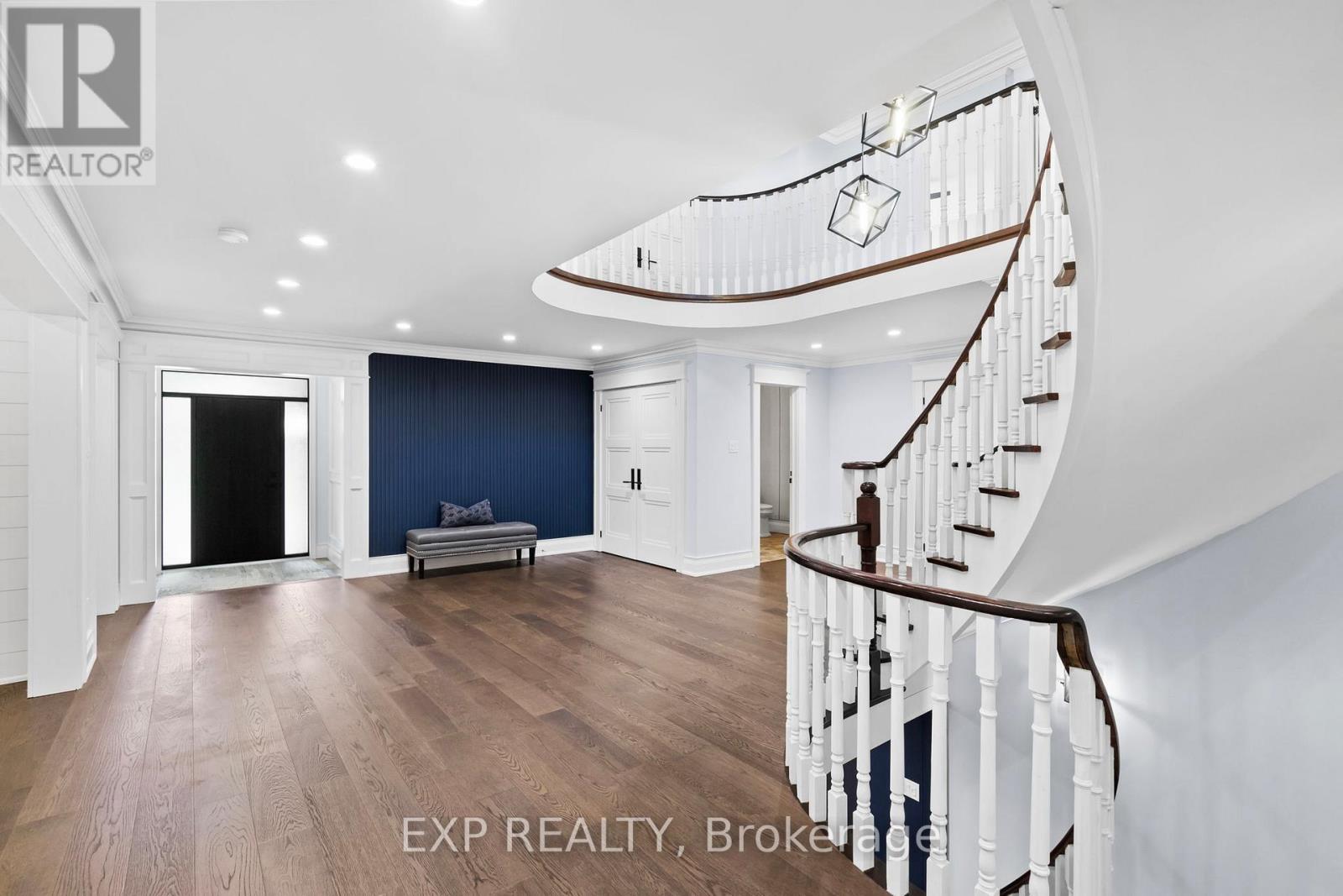 Residential in Newmarket (Stonehaven-Wyndham) 4