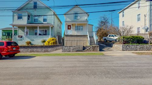 96 Davis Ave, Bridgeport, CT, 06605-2505 | Card Image