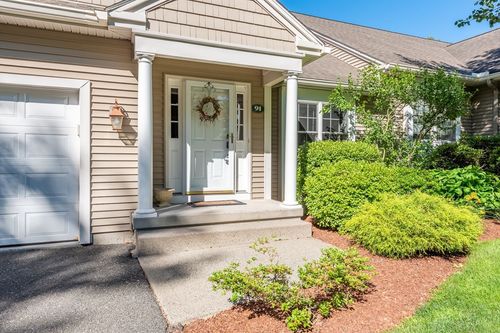 91-91 Shadow Brook Est, South Hadley, MA, 01075-2675 | Card Image