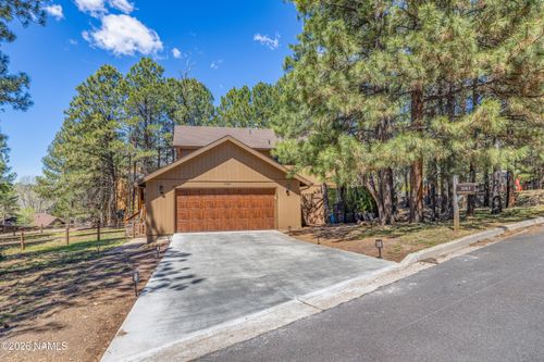 2063 N Rain Tree Rd, Flagstaff, AZ, 86004-9212 | Card Image