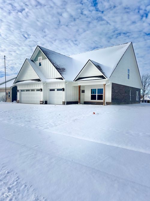 3562 S Meadows Ln, New Palestine, IN, 46163-8048 | Card Image