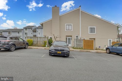 mar-31-8631 Sacramento Dr, ALEXANDRIA, VA, 22309-1612 | Card Image