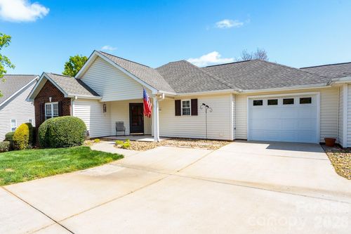 102 Keswick Ln, Mooresville, NC, 28117-8207 | Card Image
