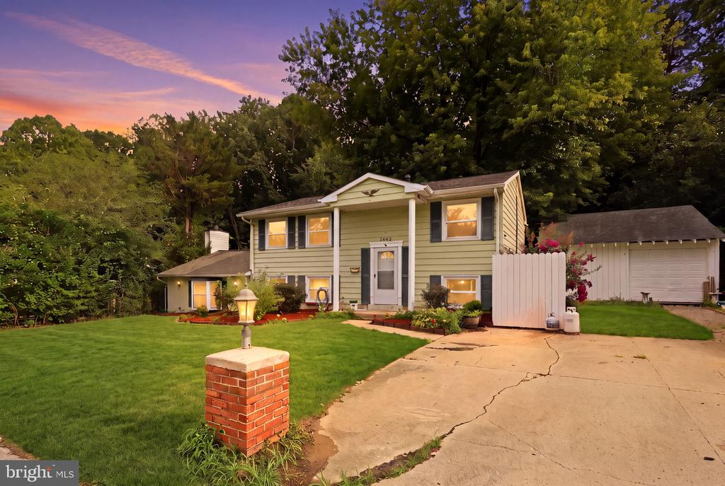 Residential in WOODBRIDGE