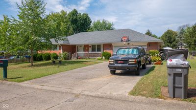 8208 Valley Estates Drive, House other with 3 bedrooms, 2 bathrooms and null parking in Indianapolis IN | Image 2