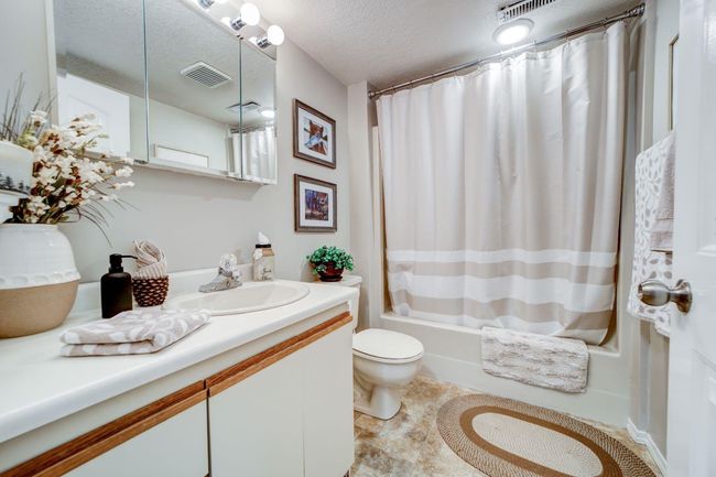 1709 East Hillcrest Drive, House other with 4 bedrooms, 3 bathrooms and null parking in Hillcrest AB | Image 29