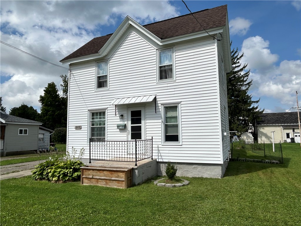 Lincoln St, Wayland, NY 14572