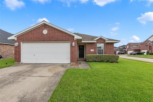 10819 Redwood Dr, Baytown, TX, 77523-0841 | Card Image