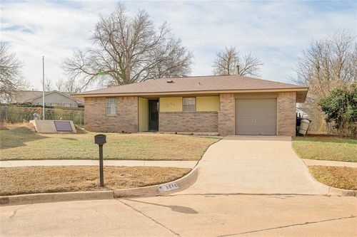 1610 Briarcliff Ct, Norman, OK, 73071-3811 | Card Image