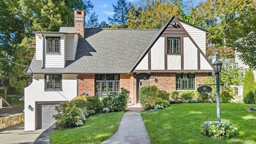 48 Vine Rd, Larchmont, NY, 10538-1241 | Card Image