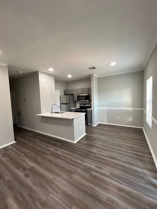 277-12166 Metric Blvd, Austin, TX, 78758-8605 | Card Image