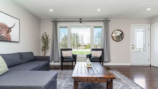21725 Adelaide Rd, House other with 3 bedrooms, 1 bathrooms and 10 parking in Mount Brydges ON | Image 5