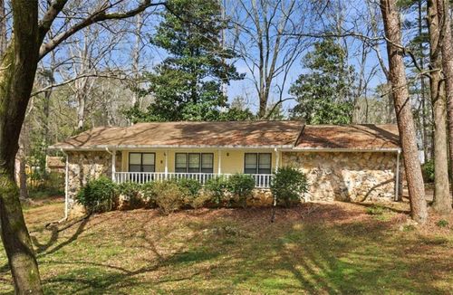 408 Willow Creek Rd, Fairburn, GA, 30213-1637 | Card Image