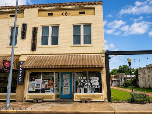 243 Delta Ave, Clarksdale, MS, 38614-4233 | Card Image