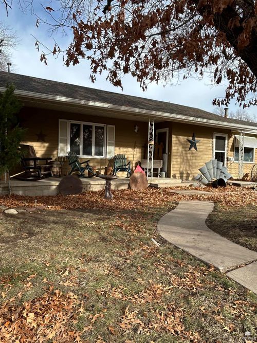 307 Huntress St, Clay Center, KS, 67432-1919 | Card Image