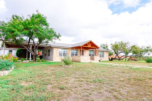 505 S Patrick St, Brackettville, TX, 78832-5158 | Card Image