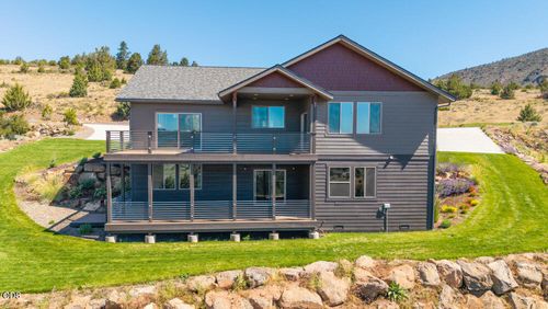 7306 Hanks Marsh Vis, Klamath Falls, OR, 97601 | Card Image