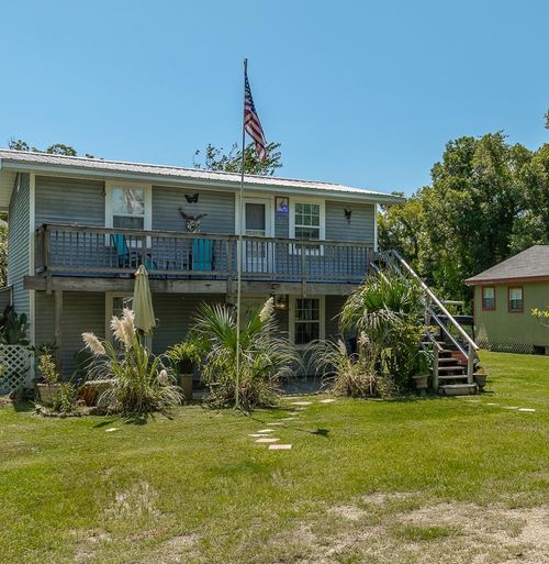 66 8th St, Apalachicola, FL, 32320-1779 | Card Image