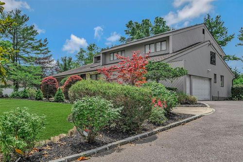 160 Coachman Pl E, Syosset, NY, 11791-3053 | Card Image