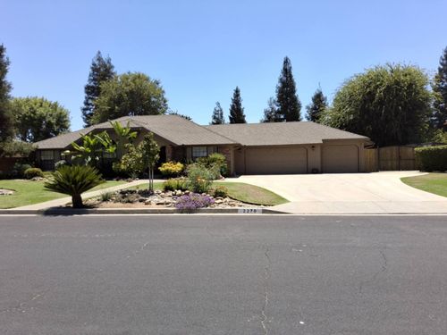 2270 Alamos Ave, Clovis, CA, 93611-6501 | Card Image