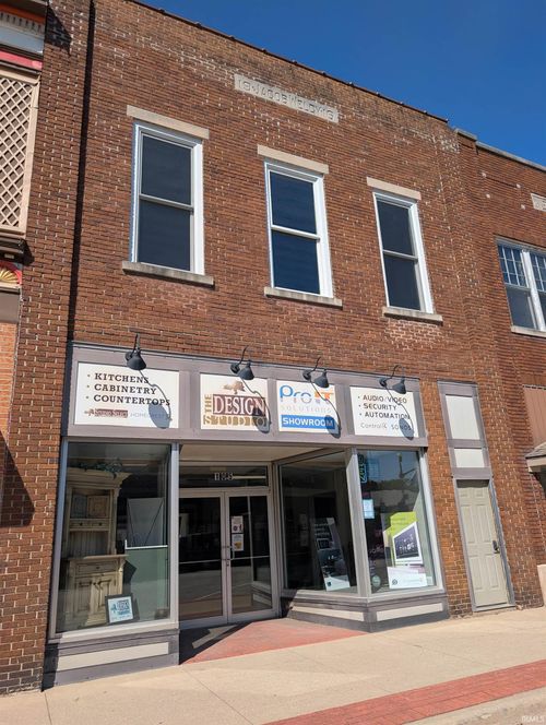 105 S Elkhart St, Wakarusa, IN, 46573-2005 | Card Image