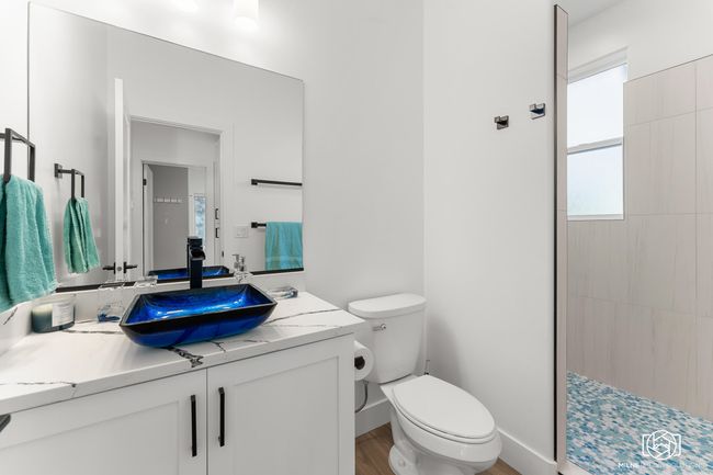 Bathroom | Image 19