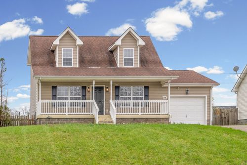 220 Senator Dr, Clarksville, TN, 37042-1328 | Card Image