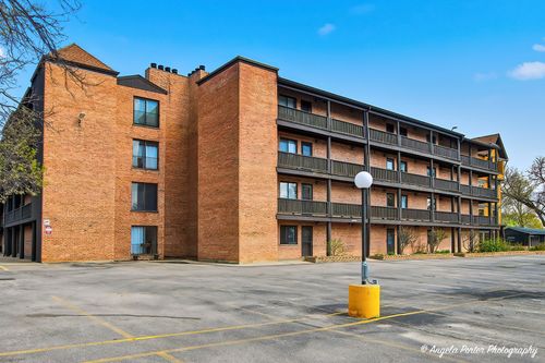 n206a-460 N Main St, Wauconda, IL, 60084-1767 | Card Image