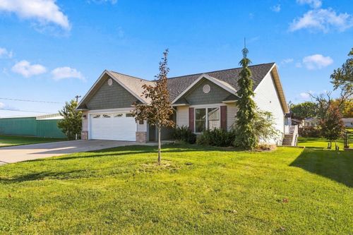 409 5th St N, Fairbank, IA, 50629 | Card Image