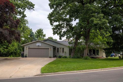 135-133-135 Woodview Dr, Cottage Grove, WI, 53527-9644 | Card Image