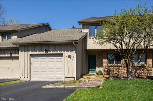 105 Topaz Trl, Cortland, OH, 44410-1379 | Card Image
