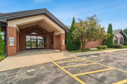 200-180 Knights Way, Fond Du Lac, WI, 54935 | Card Image