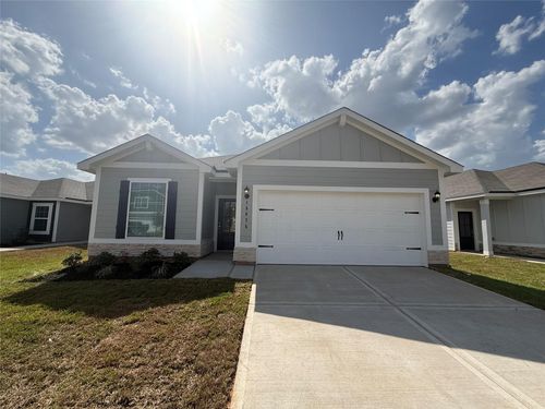 15875 Berry Hill Dr, Conroe, TX, 77303-2084 | Card Image
