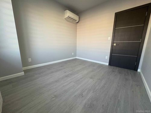 2-5846 Fresh Pond Rd, Maspeth, NY, 11378-2819 | Card Image