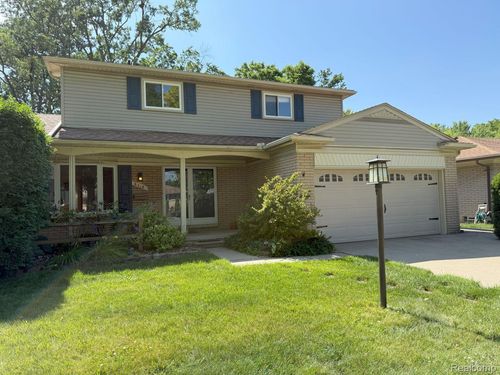 6219 Cambridge St, Dearborn Heights, MI, 48127-2801 | Card Image