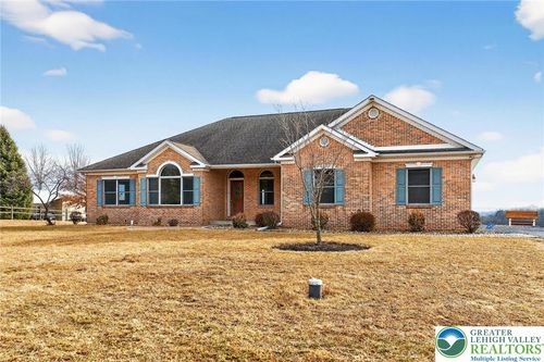 3338 Spring Valley Rd, Slatington, PA, 18080-3220 | Card Image