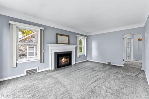 14583 Poplar St, Southgate, MI, 48195-2519 | Card Image