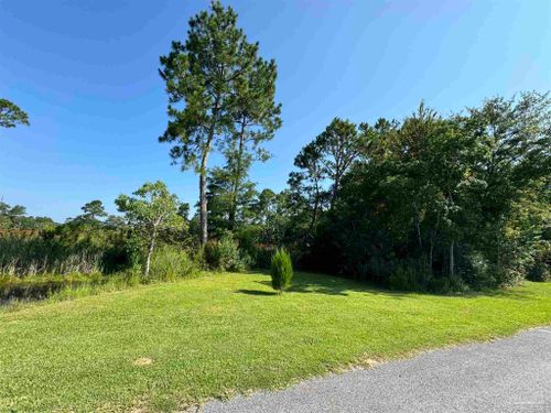 4395 Casa Grande Ln, Milton, FL, 32583-3227 | Card Image